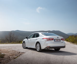 Toyota Camry 2.5 Hybrid Dynamic Force 218 KM e-CVT Executive