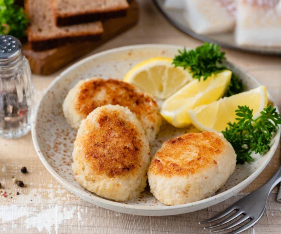 Kotlety rybne jak mielone – tanie, soczyste i tak dobre, że znikają szybciej niż klasyczne schabowe