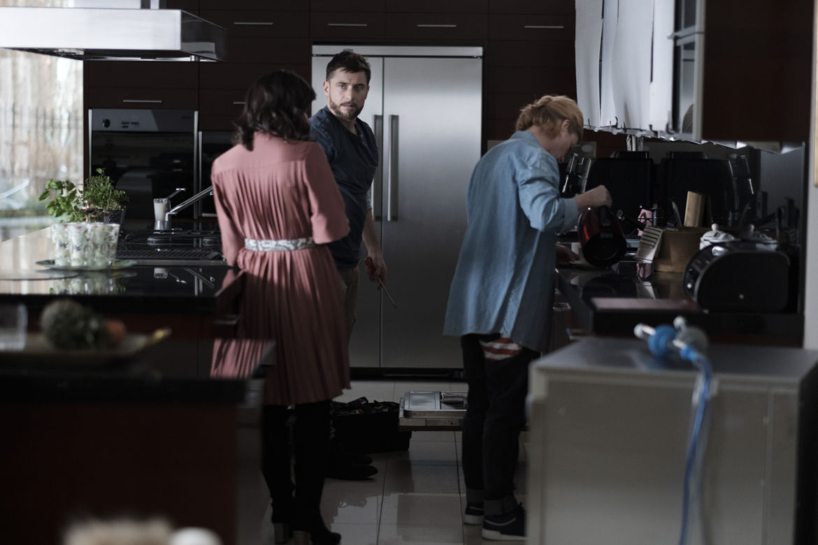Przyjaciółki, odc. 174: hydraulik Sławek (Kacper Kuszewski), Dorotka (Agnieszka Sienkiewicz), opiekunka Grażynka (Anna Modrzejewska)