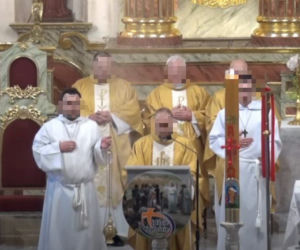 Ksiądz z Mińska upomniany za msze na 100 osób