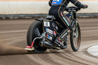 2. Ekstraliga żużlowa: Polonia Piła kontra ROW Rybnik. Kto zyskał przewagę w nieoczekiwanym zakończeniu?