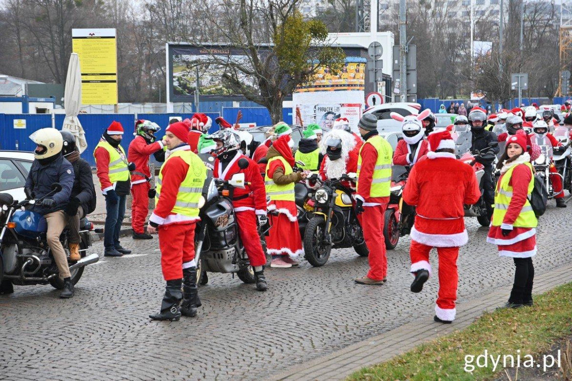 Mikołaje na Motocyklach 2024.  Barwna parada przejechała już po raz 22.