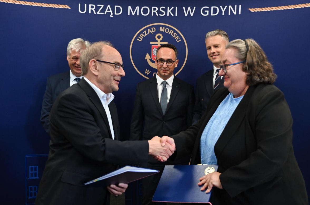 Podpisanie umowy w Urzędzie Morskim w Gdyni
