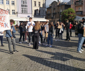 Protest w Grudziądzu, przeciwko agresji i dyskryminacji rasowej w Ameryce