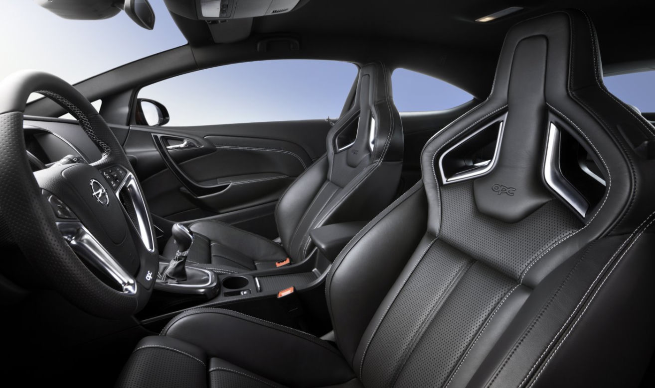 Opel Astra OPC 2012