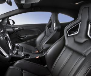 Opel Astra OPC 2012