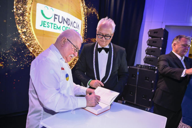 Wałęsa, Doda i Najman z żoną na gali "Osobowości i Sukcesy"