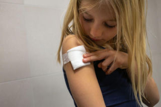 Szczepienie przeciw HPV będzie obowiązkowe? Ministerstwo planuje zmiany w kalendarzu szczepień