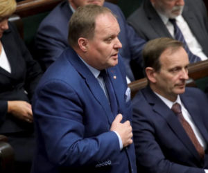 Ci posłowie koalicji głosowali przeciwko Kaczyńskiemu. Jaka będzie kara