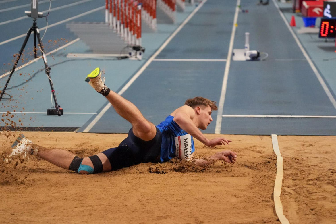 Halowe mistrzostwa Polski 2025 w Arenie Toruń. Zdjęcia kibiców z trybun i sportowców