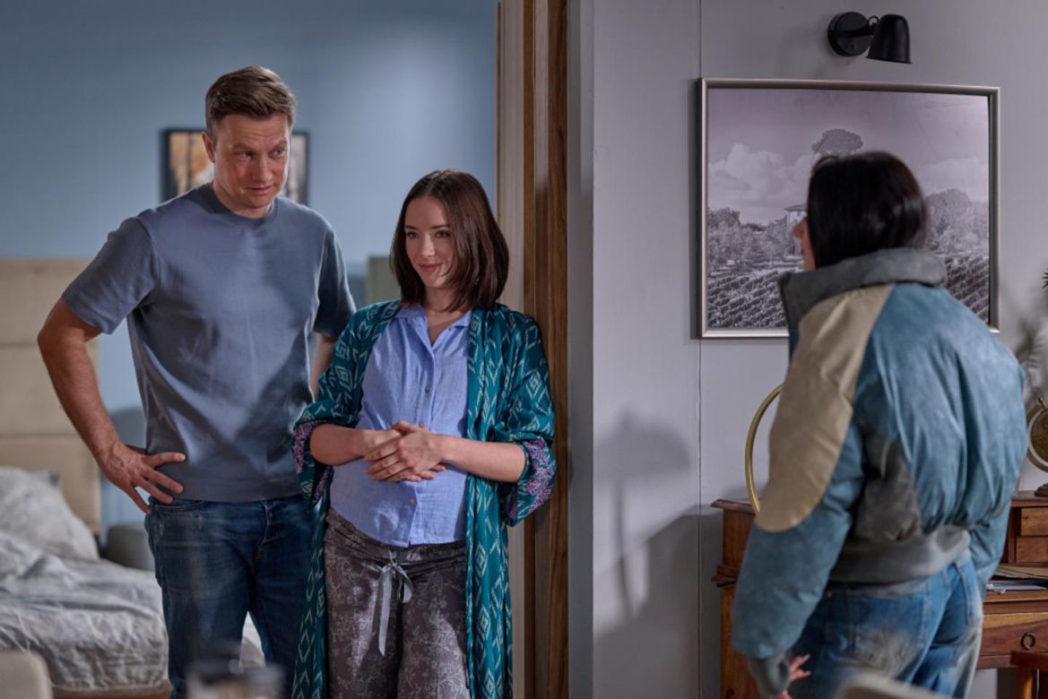 Na Wspólnej odc. 4008: Ania (Sonia Mietielica), Igor (Jakub Wesołowski), Julka (Maja Oświecińska)
