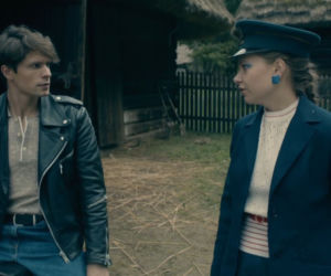 Stulecie Winnych 4 odc. 51. listonoszka Marlena (Aleksandra Nowosadko), Antek (Krzysztof Cybulski)