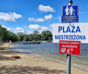 Biała trumna i białe kwiaty - tak Wąbrzeźno żegnało Wioletę, która utonęła w jeziorze