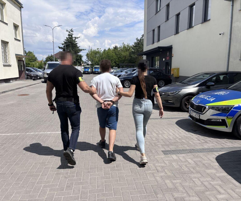 Rozbój przez koszulkę piłkarską. 17-latek i 19-latek staną przed sądem