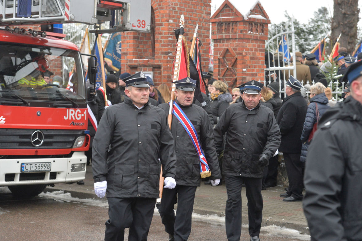 Tłumy na pogrzebie Eweliny, która zginęła jadąc na akcję ze strażakami