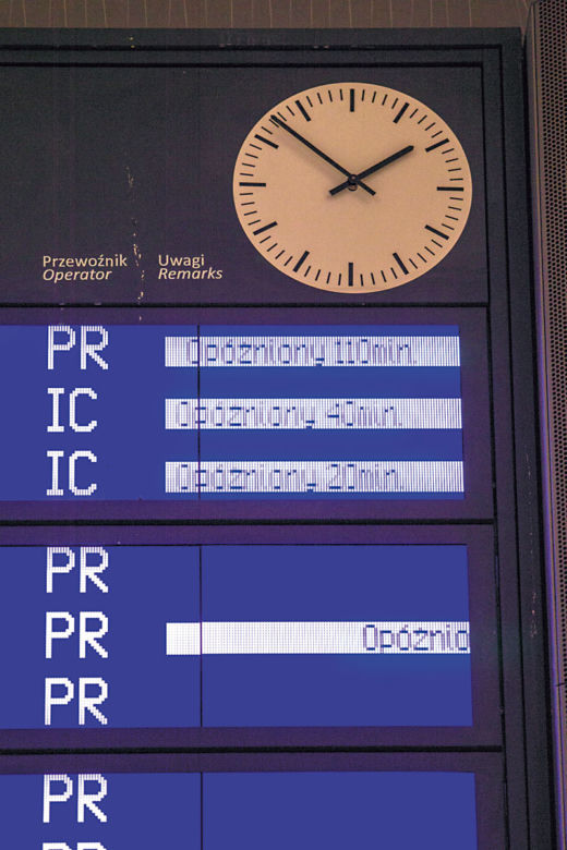 Bieńkowska szydzi ze zmarzniętych pasażerów