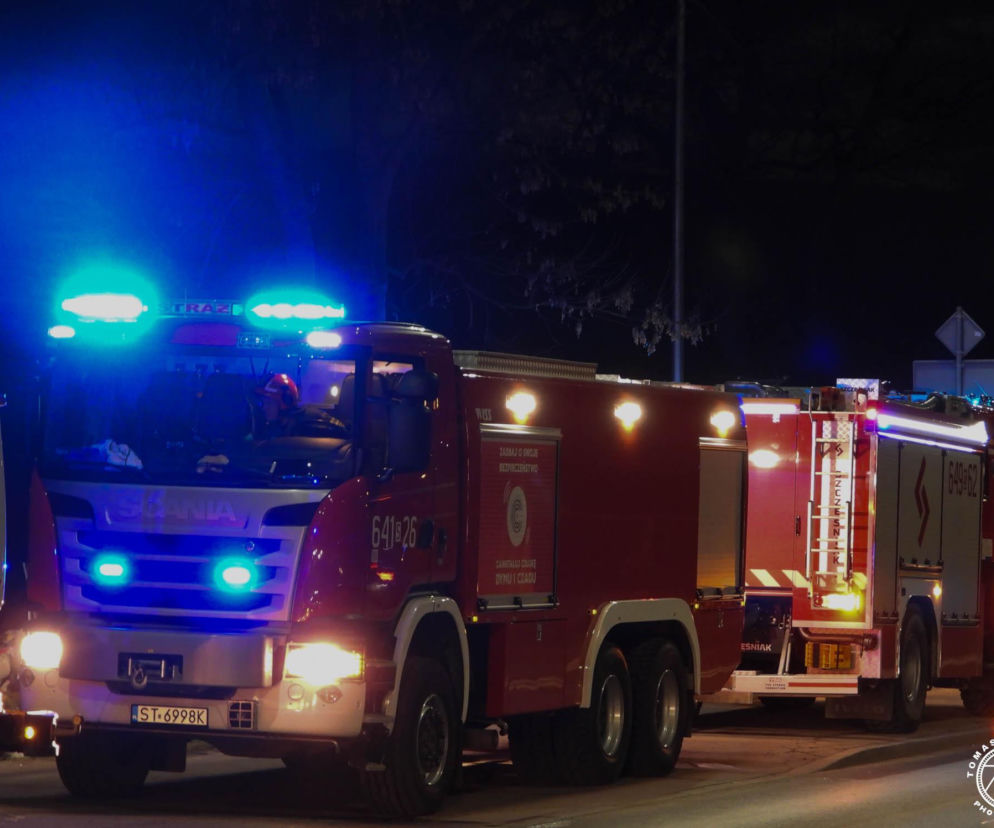 Ogień w tyskim wieżowcu. Pożar doszczętnie zniszczył mieszkanie rodziny