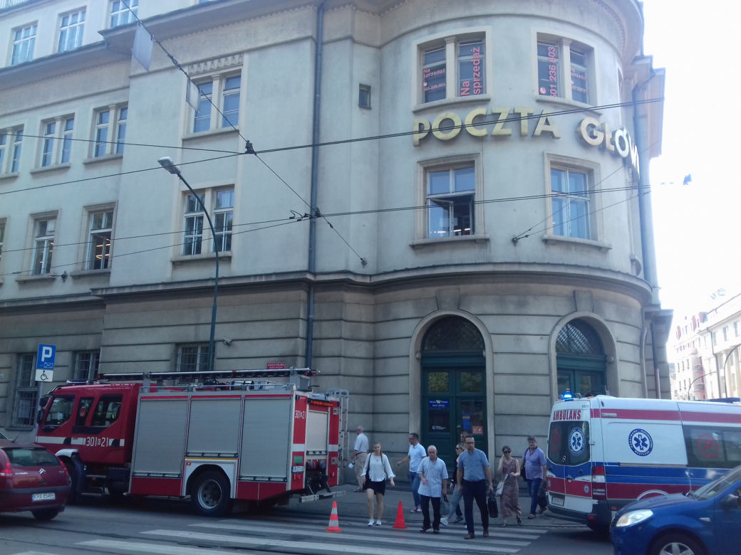 Kraków: Podejrzana substancja na Poczcie Głównej! Na miejscu działają służby [AUDIO, ZDJĘCIA]
