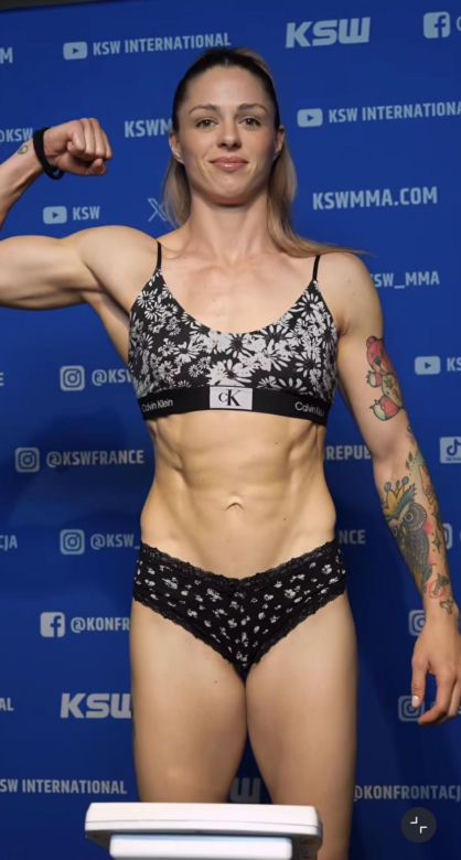 Wiktoria Czyżewska i Sara Luzar-Smajić na ważeniu przed KSW 118