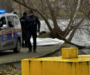 Tajemnicza śmierć mężczyzny. Z jeziora wyłowiono ciało. Policja bada sprawę