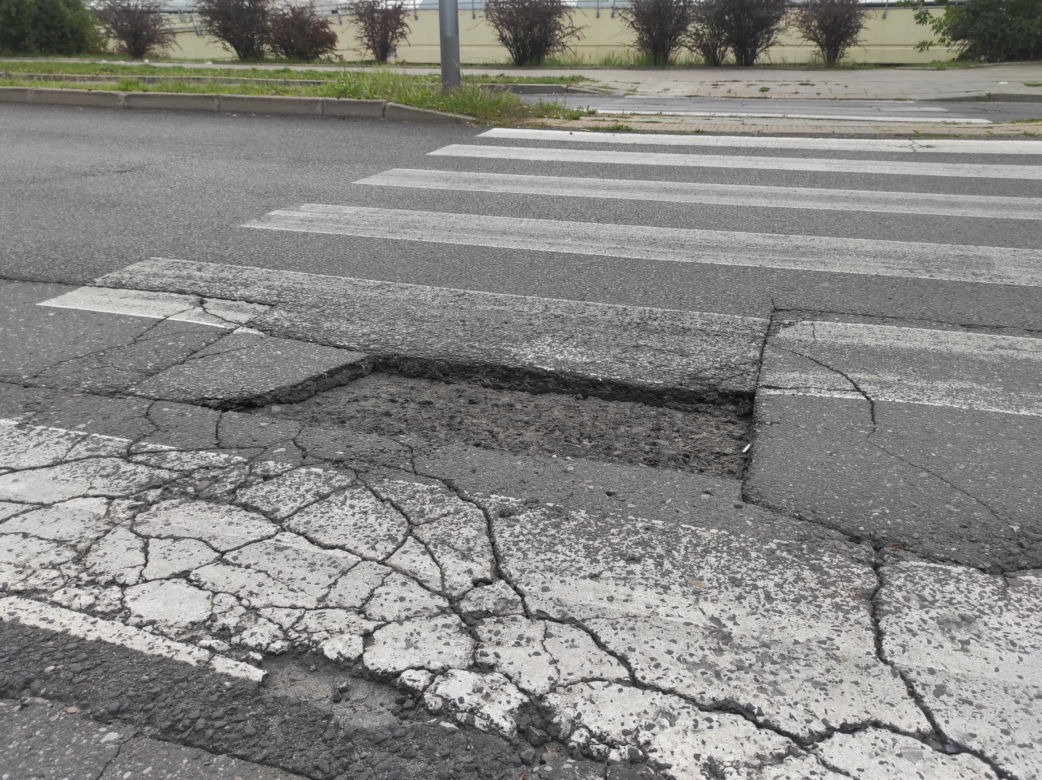 Tak wygląda ulica Jubilerska na Pradze-Południe. Zdaniem urzędników została naprawiona