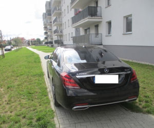 Nie chce im się czy nie potrafią? Tak parkują w Płocku bezmyślni kierowcy [ZDJĘCIA]