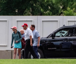 Plotkują o romansie Trumpa z młodą blondynką! Asystentka na celowniku
