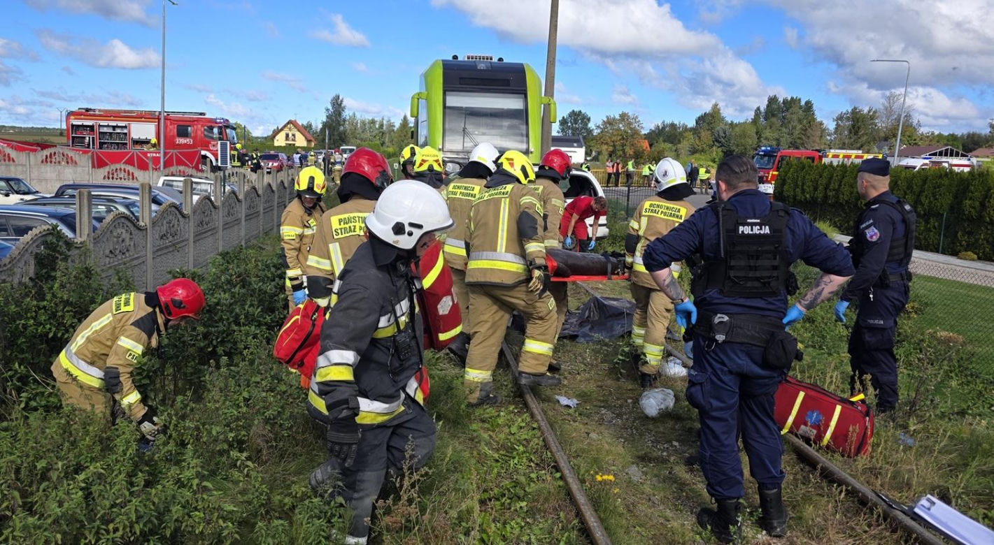 Ćwiczenia służb na przejeździe kolejowym