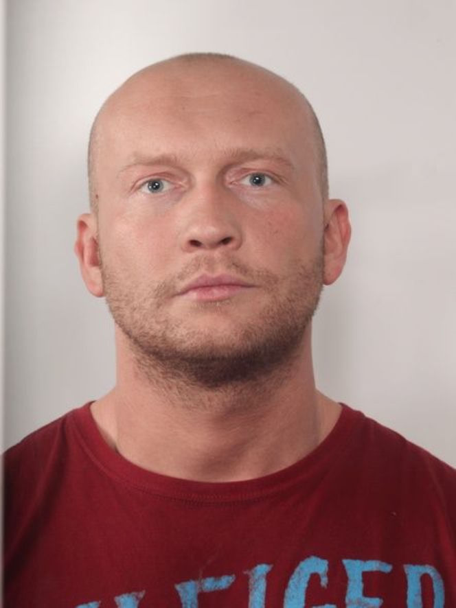 Trzej kibole są poszukiwani przez policję