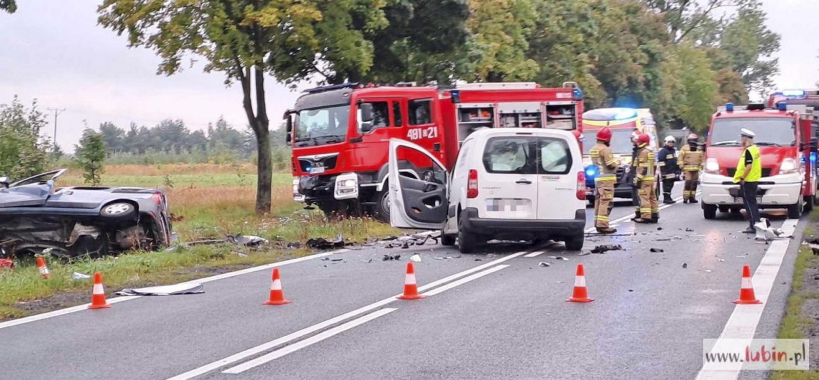 Koszmarny wypadek pod Lubinem. Jedna osoba nie żyje, dwie zostały ranne 