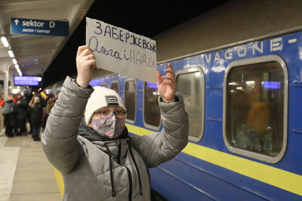 Warszawa: Przyjazd pociągu z uchodźcami z Ukrainy
