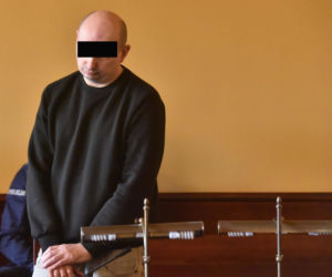 „Pan Frytka” i jego kolega stanęli przed sądem za brutalny gwałt w Toruniu