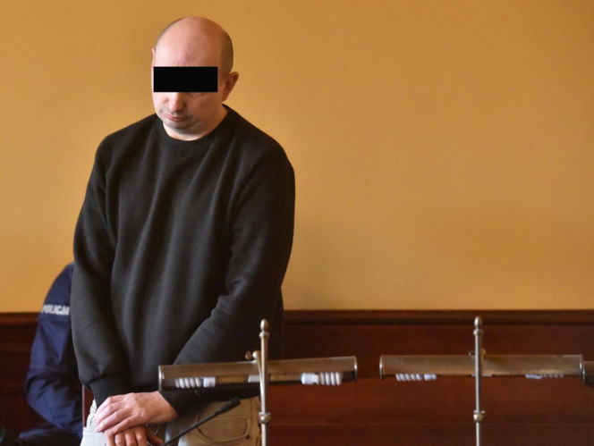 „Pan Frytka” i jego kolega stanęli przed sądem za brutalny gwałt w Toruniu