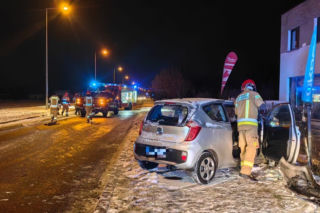 Zderzenie dwóch auto w Święciechowie, pijany kierowca w Lipnie [ZDJĘCIA]