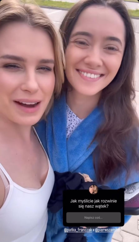 Pierwsza miłość. Angelika (Patrycja Franczak), Eliza (Anna Maria Sieklucka)