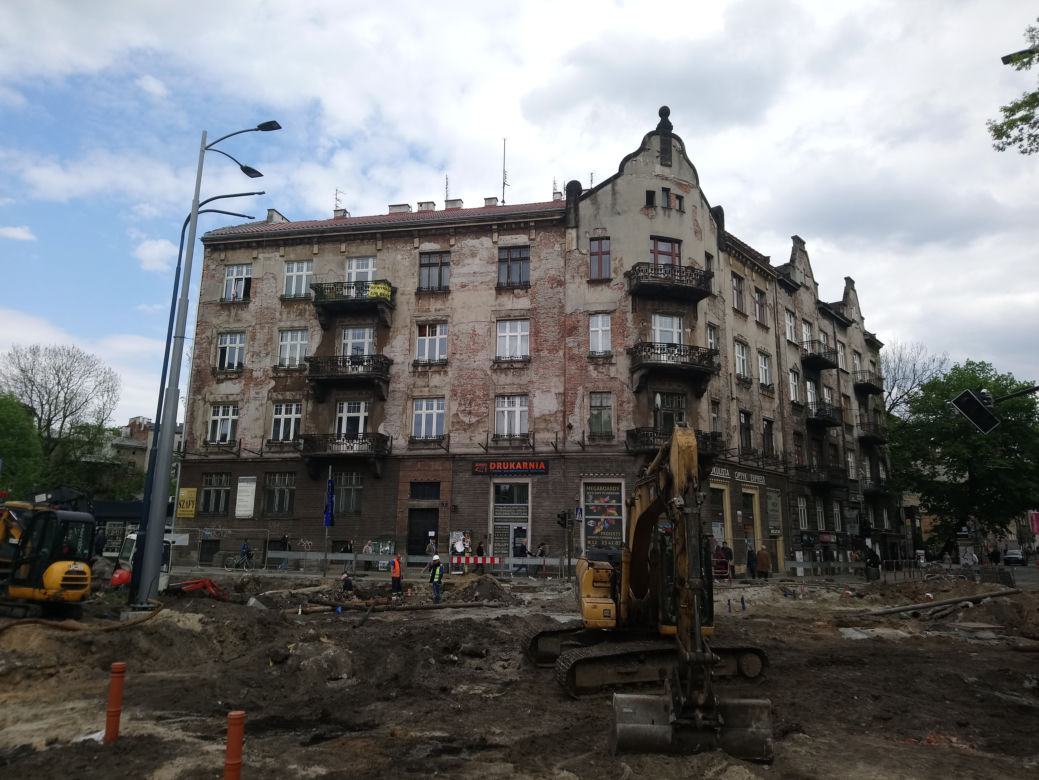 "Apokalipsa" na Al. Trzech Wieszczów. Rozkopane ulice, horror na drogach
