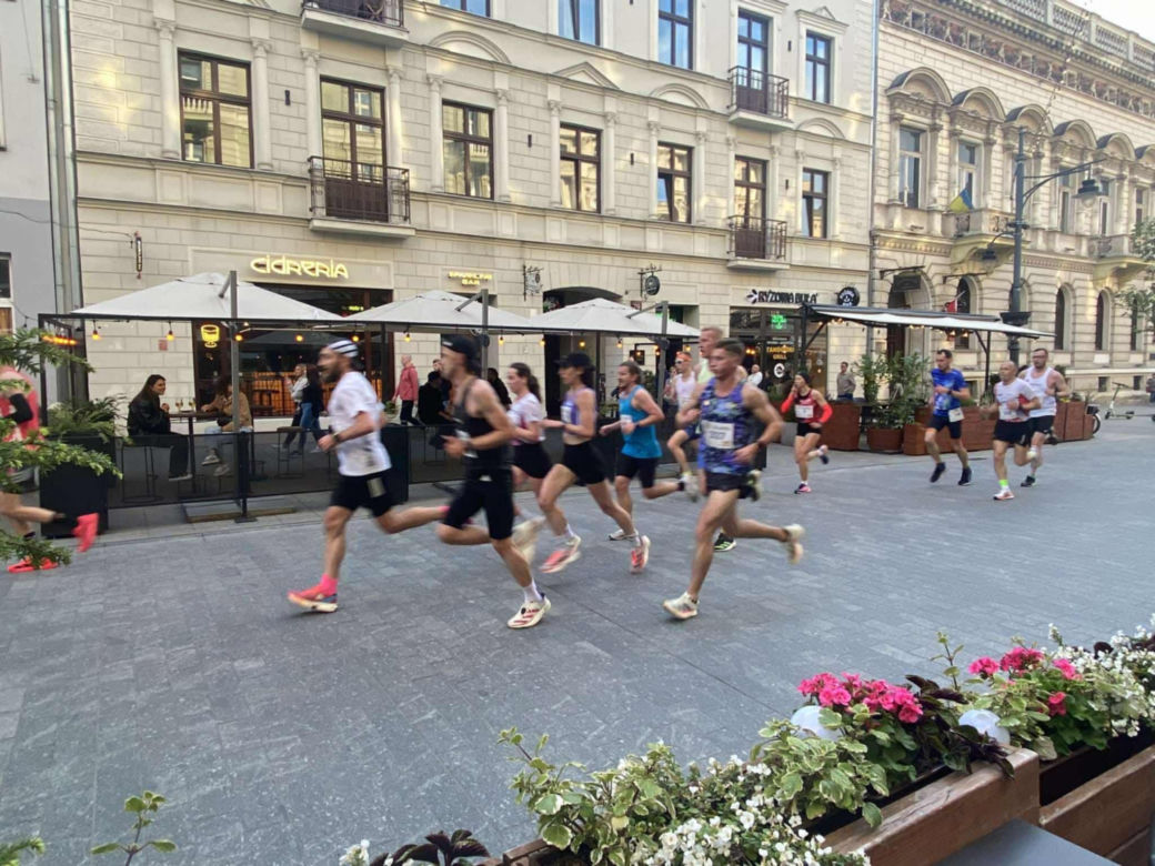 Rossmann Run 2025. Tłumy biegaczy wzięły udział w biegu ulicą Piotrkowską