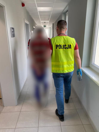 Policja zatrzymała ojca i jego dwóch nastoletnich synów. Byli poszukiwani