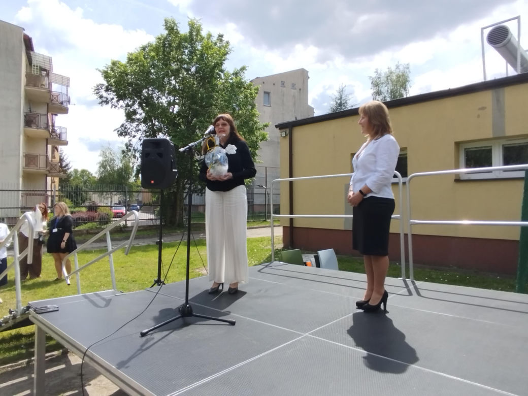 Przez lata ŚDS w Siedlcach działał w dwóch lokalizacjach, teraz już oficjalnie funkcjonuje w jednym miejscu, w budynkach dostosowanych do potrzeb osób z niepełnosprawnościami. 