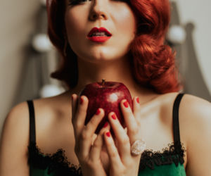 Burleska - sztuka czy stiptiz? Lady Fox obala stereotypy