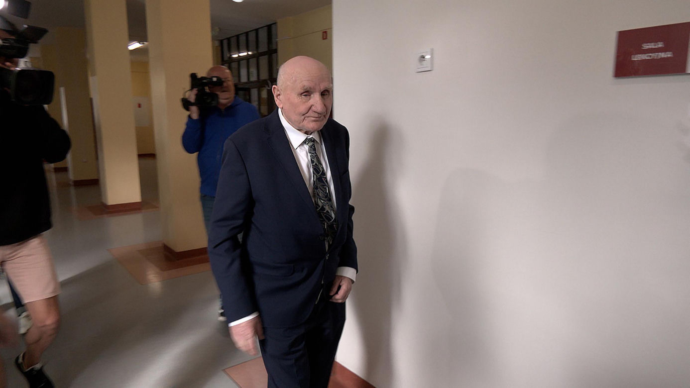 Najstarszy maturzysta zdaje egzamin