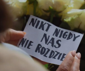 M jak miłość odcinek 1415, Iza (Adriana Kalska) czyta liścik od Artura (Tomasz Ciachorowski)