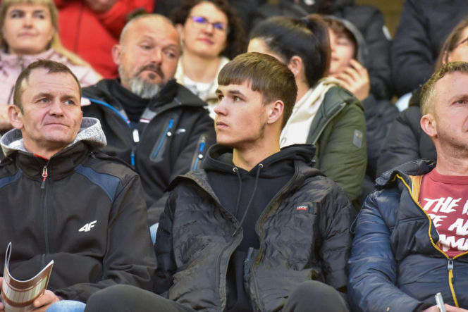 PRES Grupa Dewloperska Toruń - Abramczyk Polonia Bydgoszcz, zdjęcia kibiców i zawodników z pożegnania Adriana Miedzińskiego