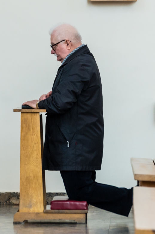 Koronawirus w Trójmieście. Ochroniarze Lecha Wałęsy w maseczkach