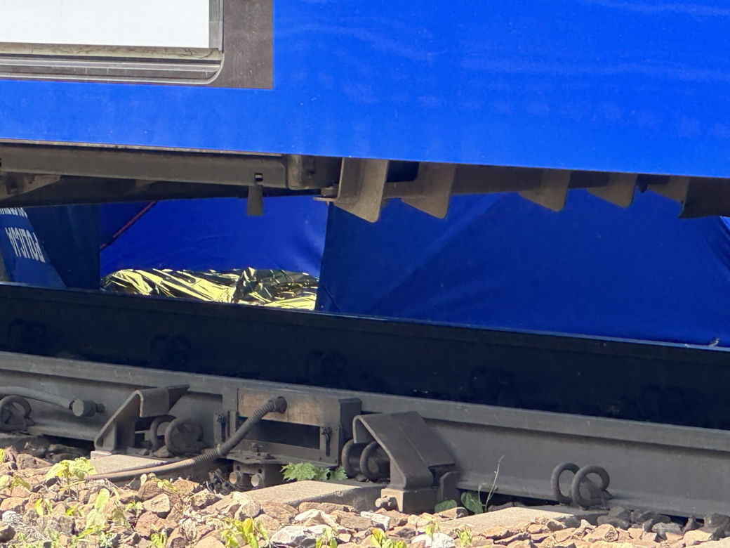 Rowerzysta potrącony przez pociąg Intercity. Zginął na miejscu. Dramat na stacji Warszawa ZOO