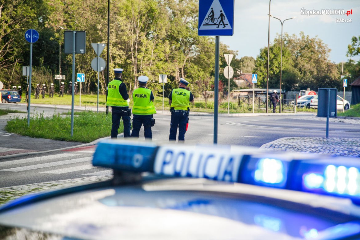 Policyjne zabezpieczenia meczu w Zabrzu