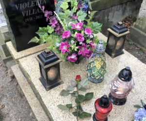 Grob Violetty Villas w 10. rocznicę śmierci