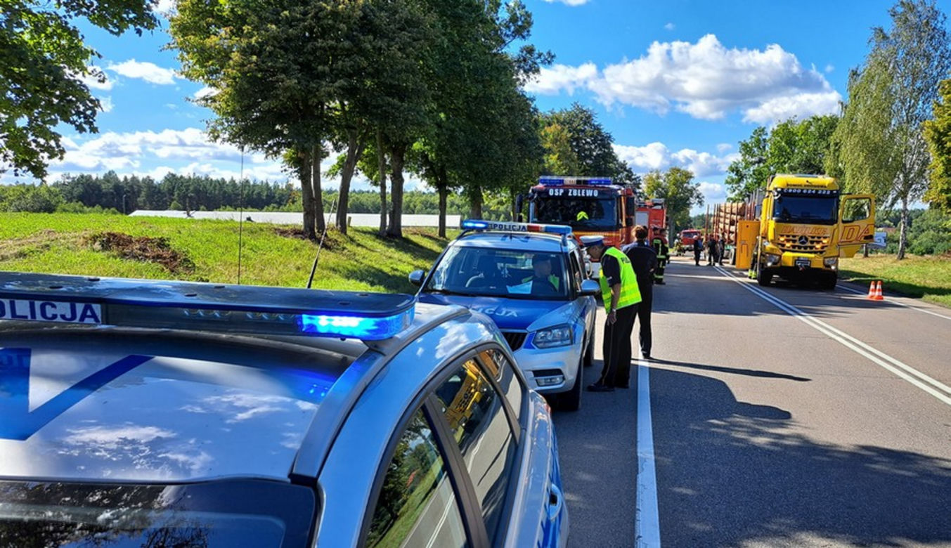 Przerażający wypadek pod Starogardem Gdańskim. Dwóch 30-latków zginęło w zmasakrowanym mercedesie [ZDJĘCIA].