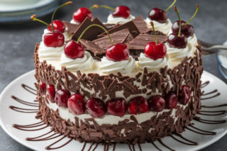 Ciasto Czarny Las – przepis na klasyczny tort szwarcwaldzki krok po kroku