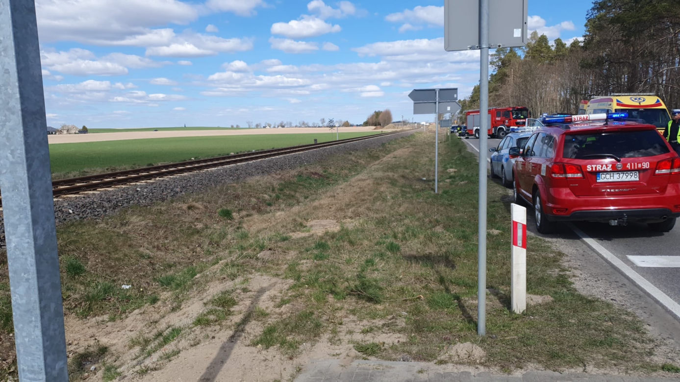 Koszmarny wypadek w Żabnie pod Chojnicami. Osobówka zmiotła z pasów 12-letnią dziewczynkę